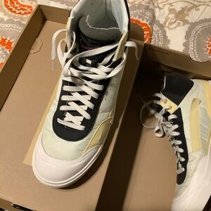 Nike nest sneakers size 14 slightly used